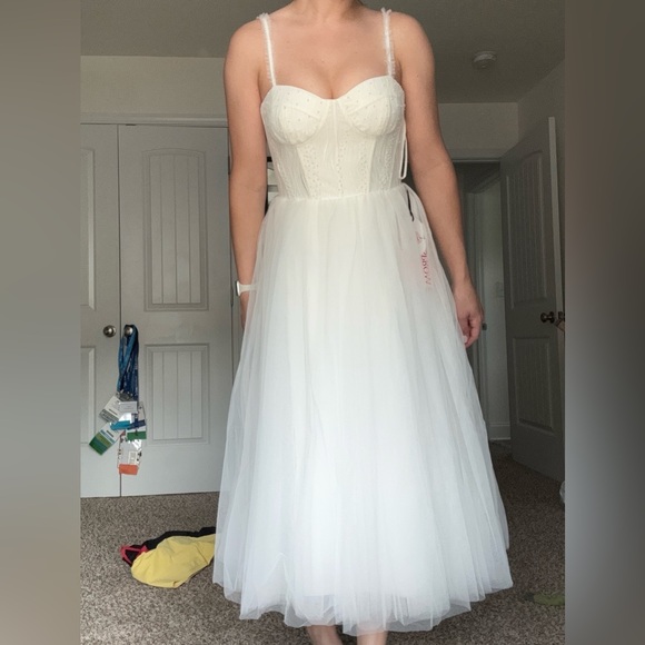 A-Line Sweetheart Wedding Dresses With Cascading Ruffles - Picture 1 of 5